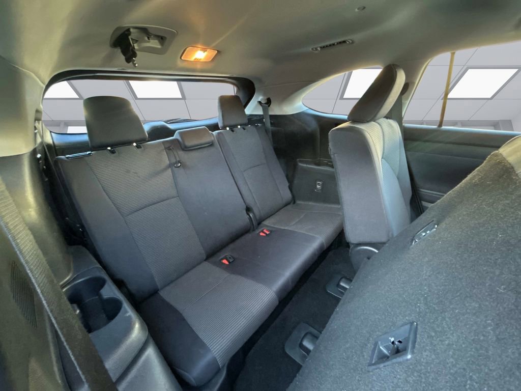 Used 2024 Toyota Highlander LE AWD/4WD image 20
