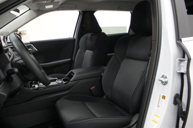 New 2026 Mitsubishi Outlander ES image 7