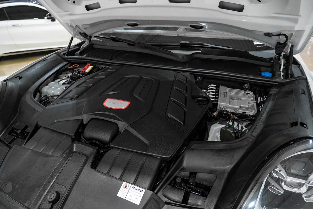 Used 2020 Porsche Cayenne Turbo AWD/4WD image 44
