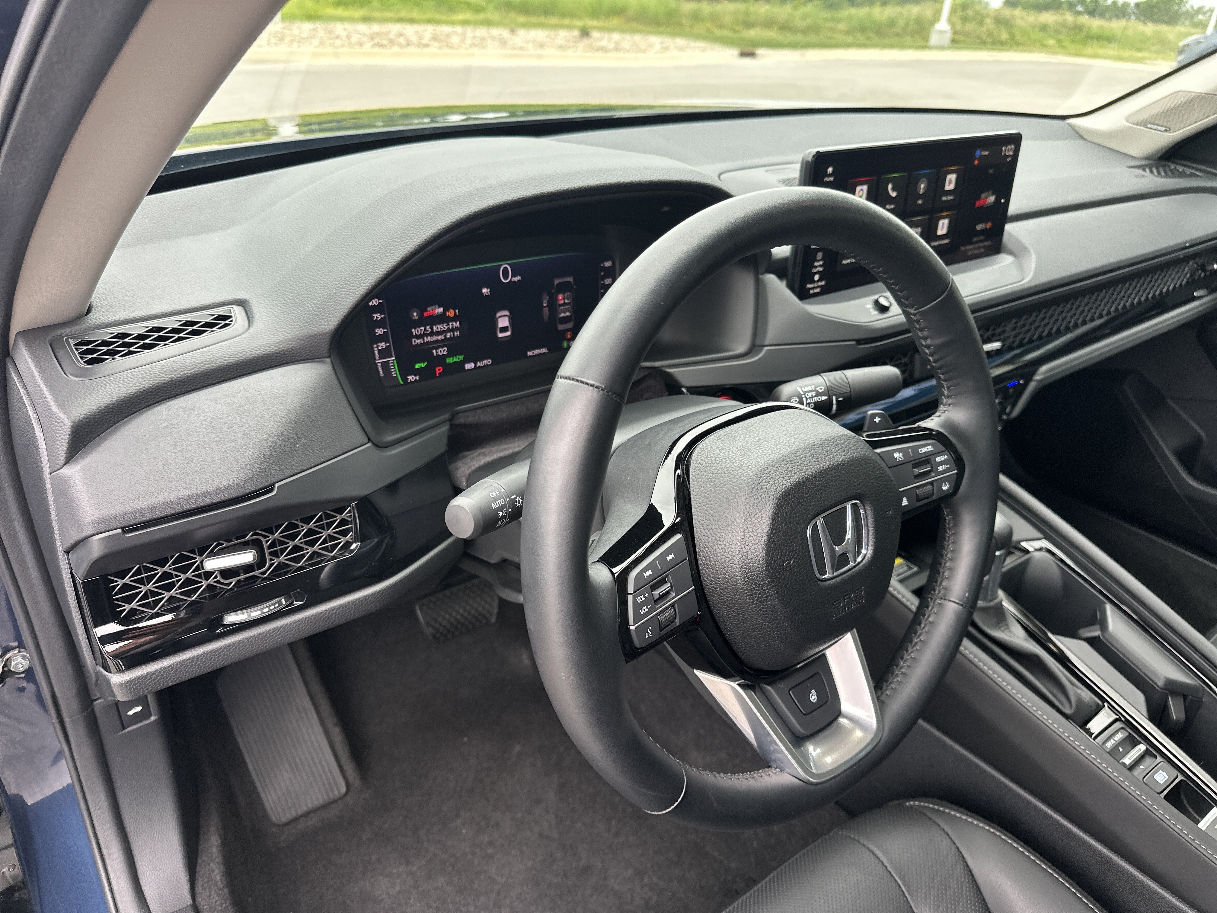 Used 2025 Honda Accord Touring image 11