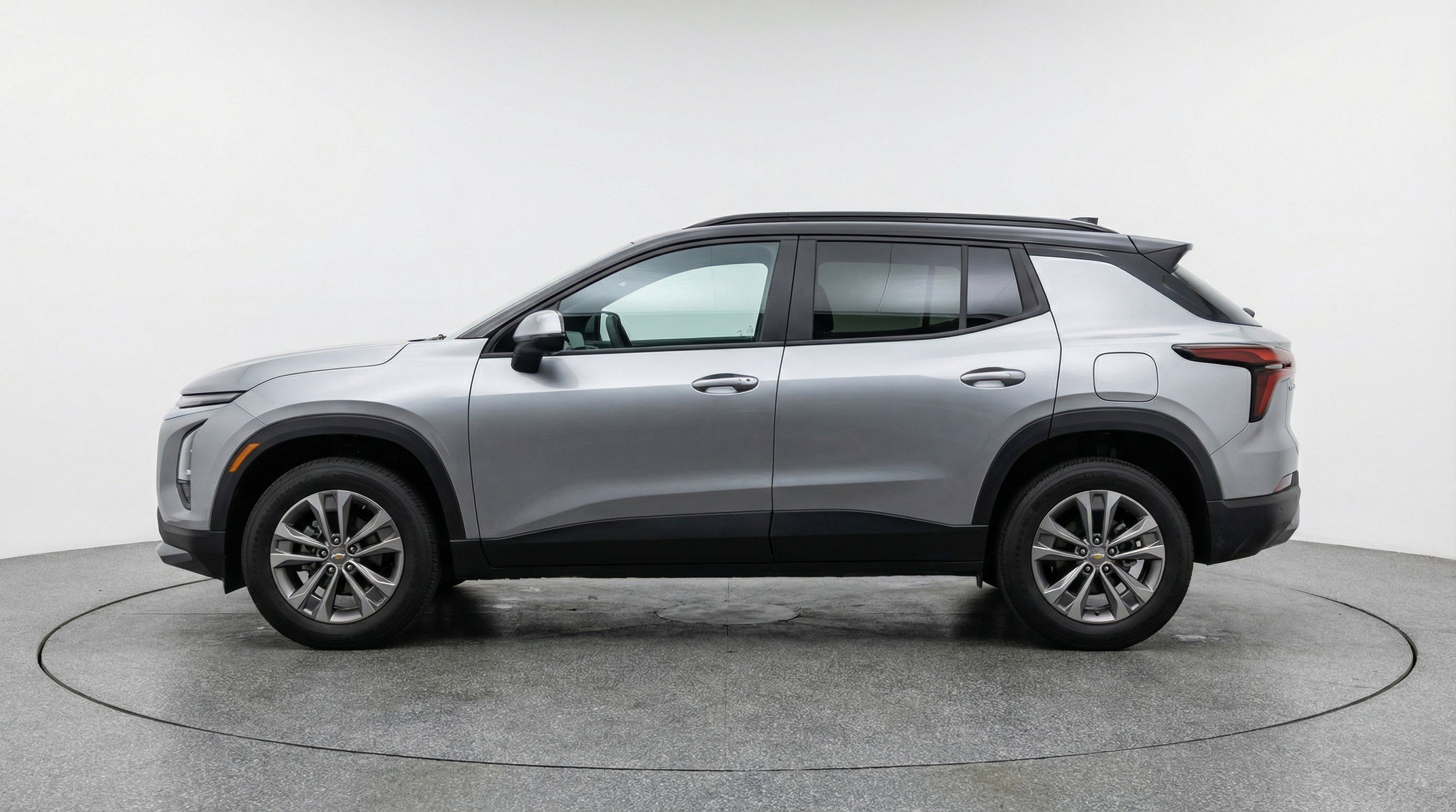 Used 2025 Chevrolet Equinox LT FWD image 5