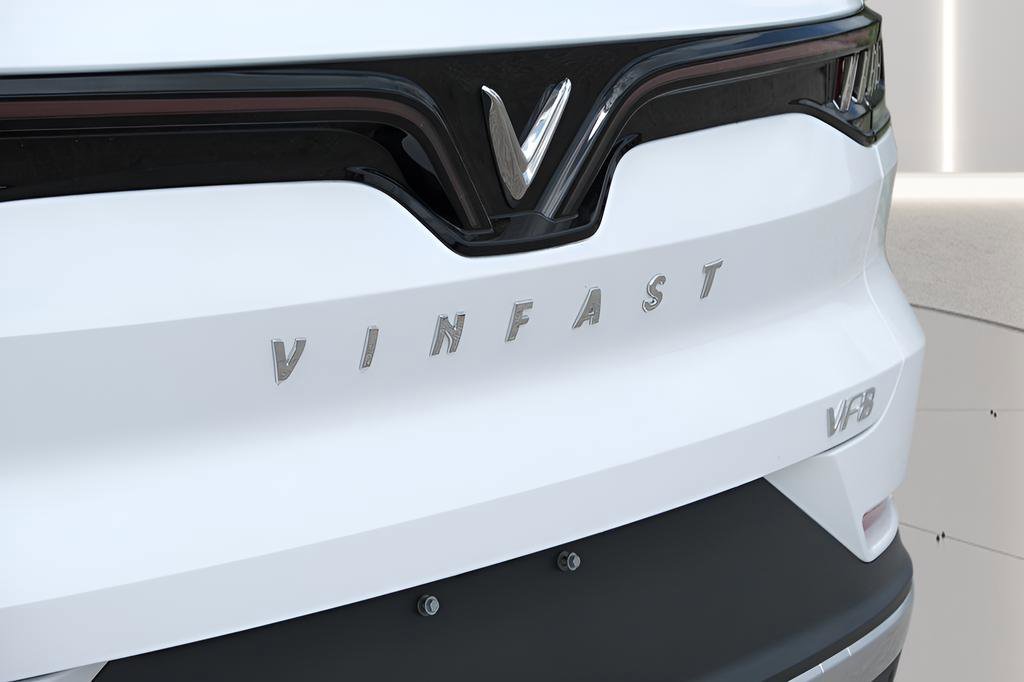 New 2025 VinFast VF 8 Eco image 35