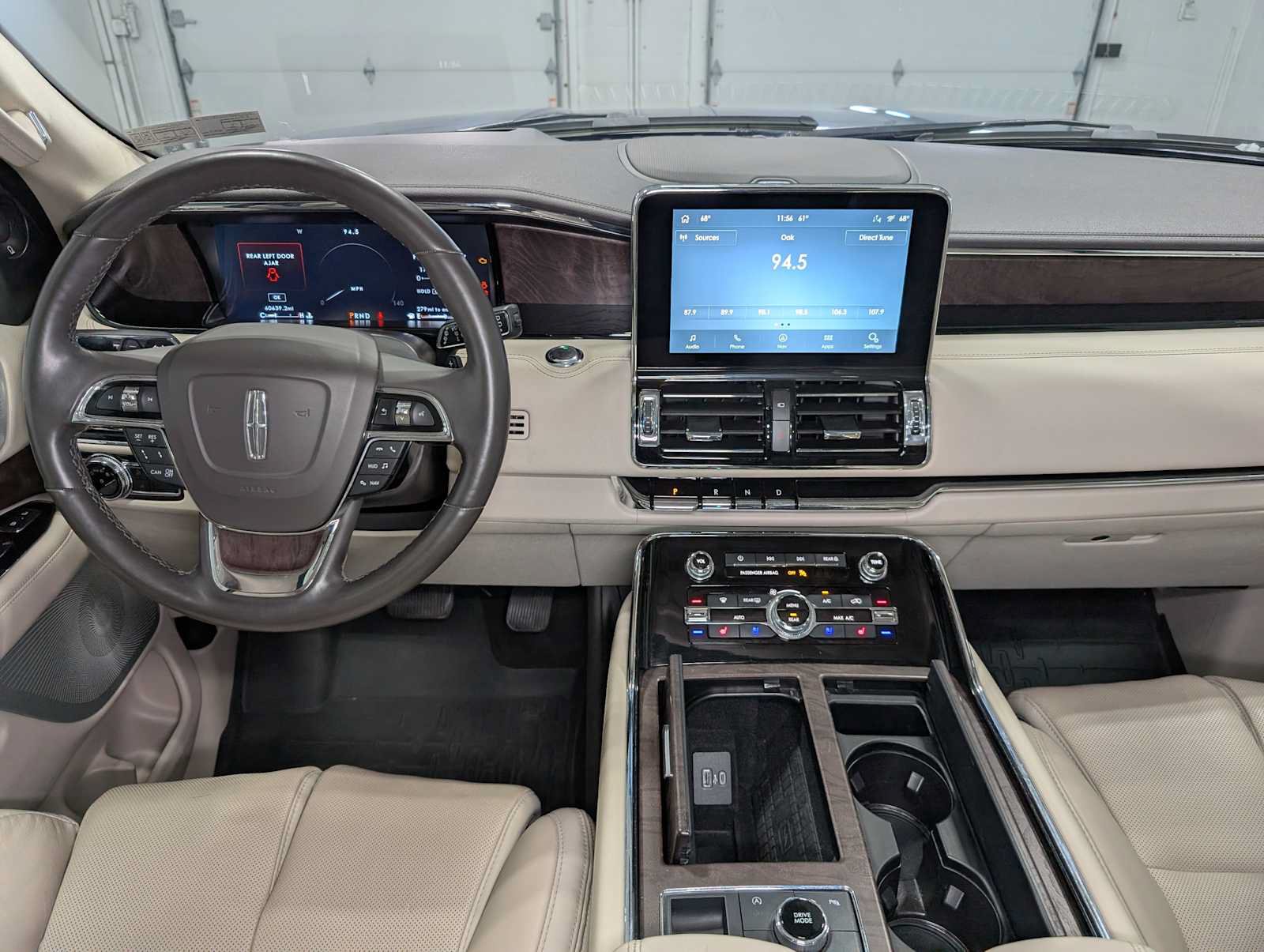 Used 2020 Lincoln Navigator Reserve w/ Luxury Package AWD/4WD image 19