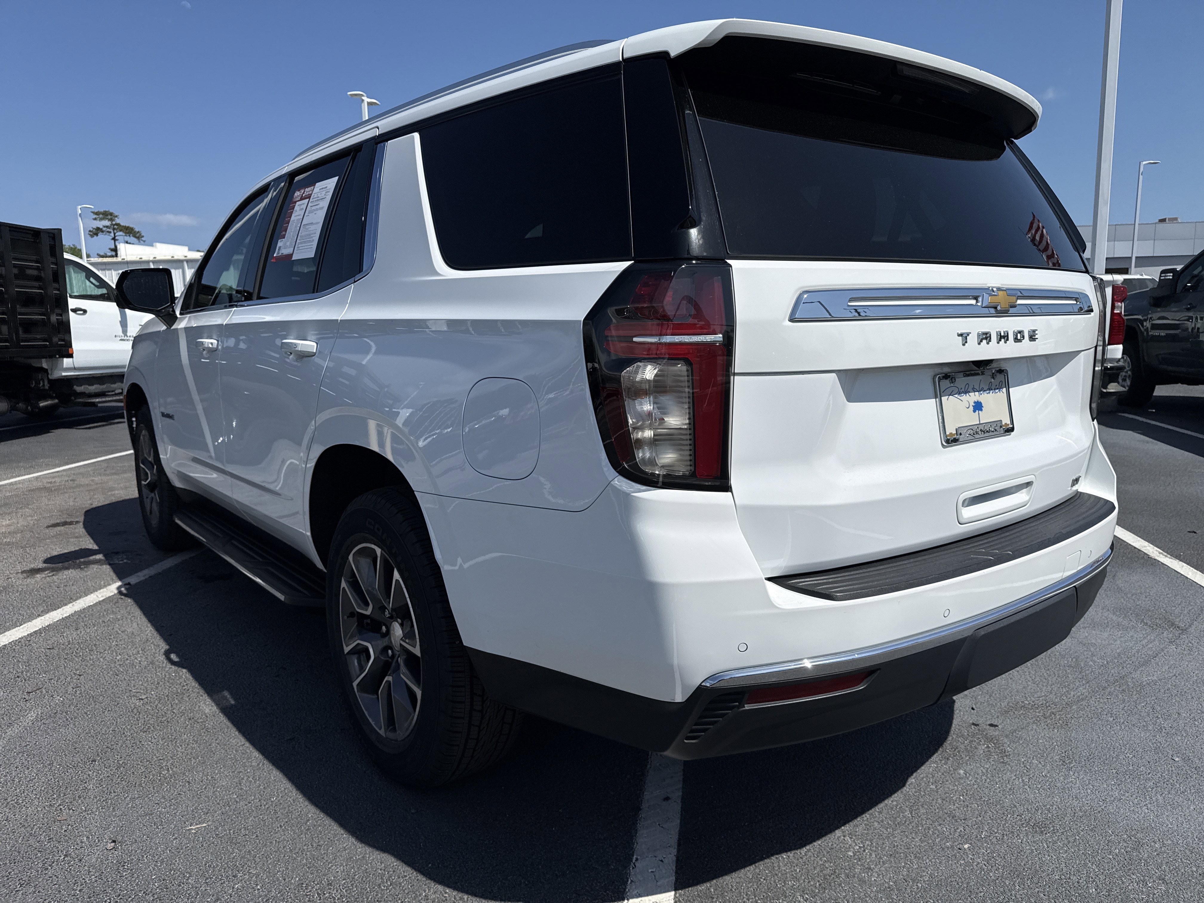 Used 2022 Chevrolet Tahoe LT w/ Luxury Package image 16