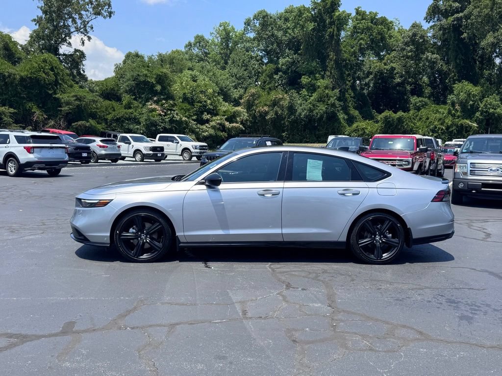Used 2023 Honda Accord Sport image 3