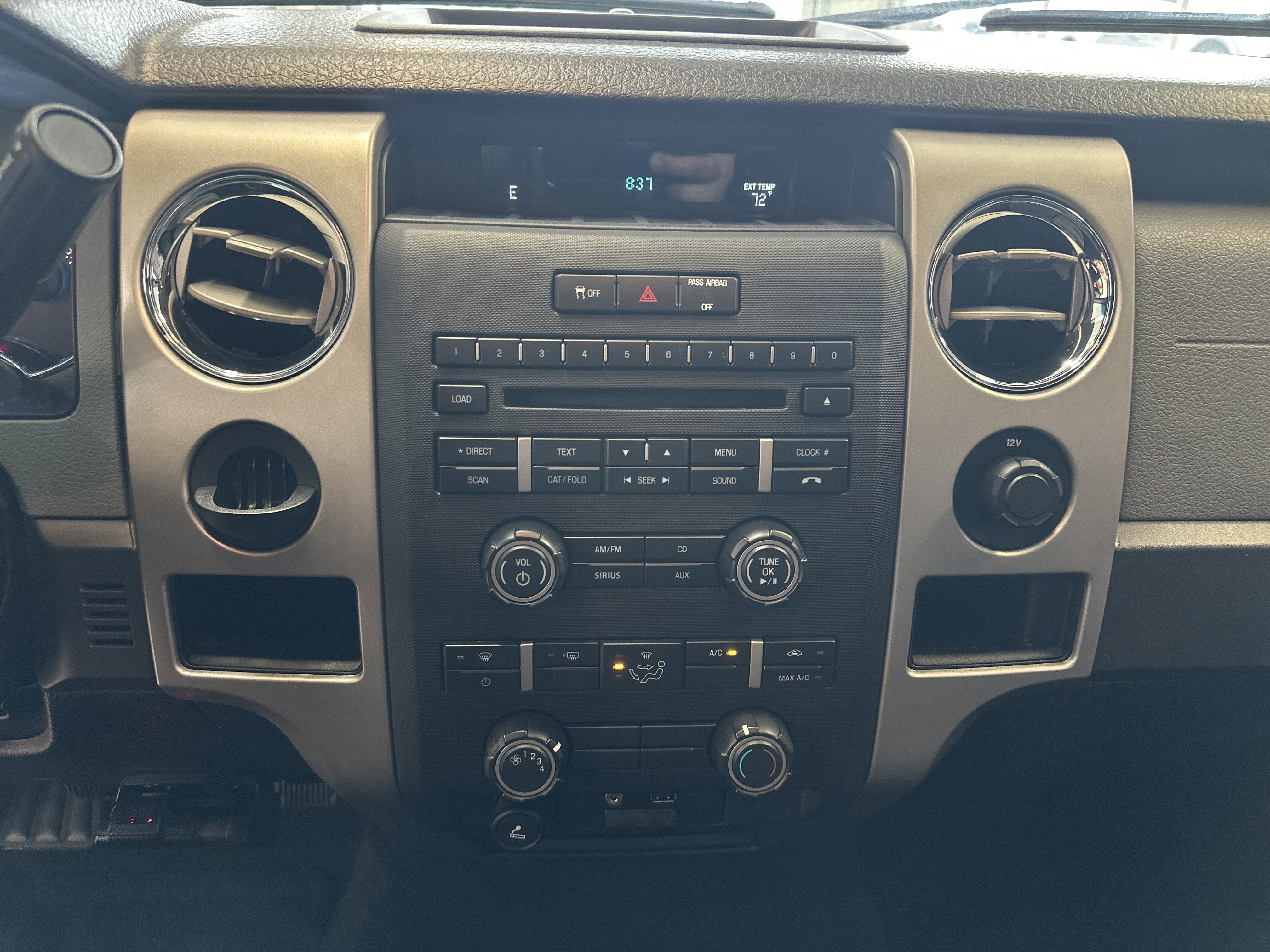 Used 2011 Ford F150 XLT w/ XLT Chrome Pkg image 3