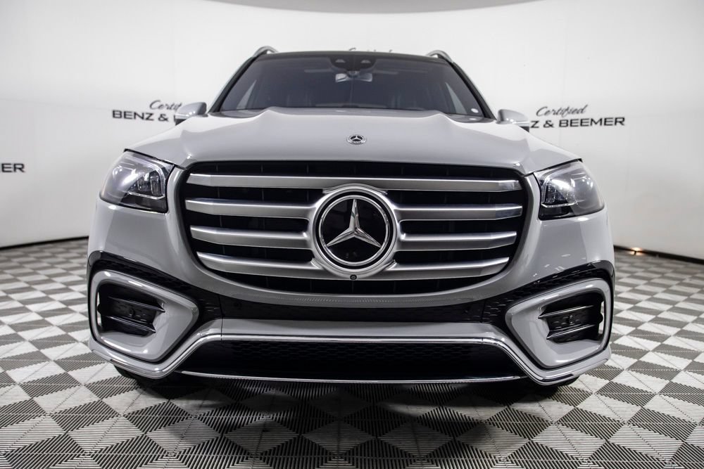 Used 2025 Mercedes-Benz GLS 580 4MATIC image 5