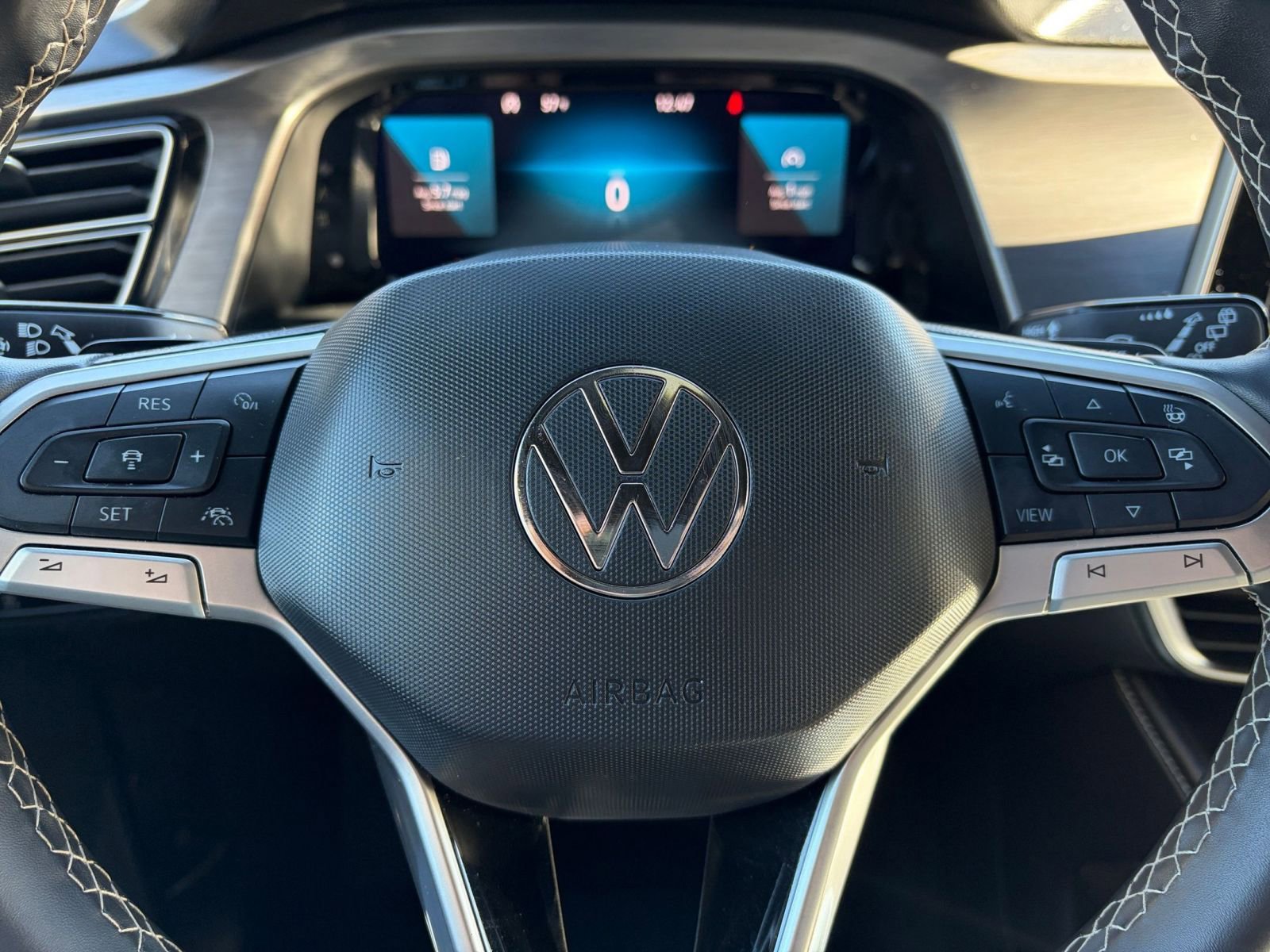 Used 2025 Volkswagen Atlas Cross Sport SE image 28