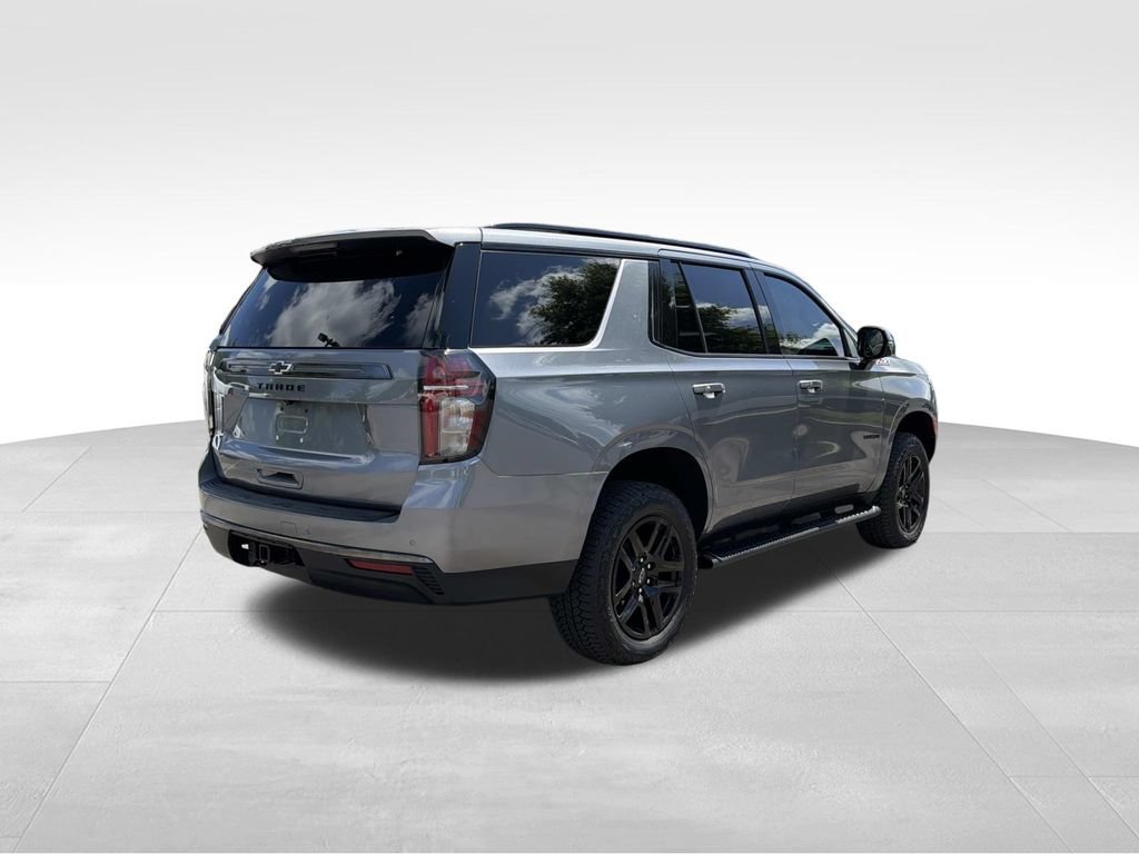 Used 2022 Chevrolet Tahoe Z71 w/ Luxury Package AWD/4WD image 3