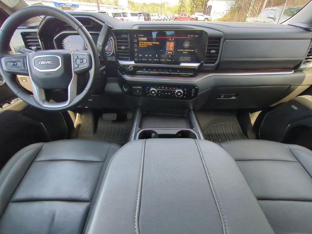 Used 2025 GMC Sierra 2500 SLT w/ SLT Premium Package AWD/4WD image 18