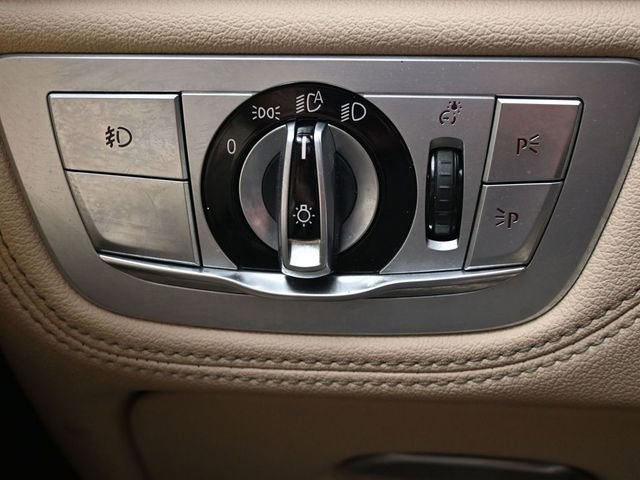 Used 2018 BMW 740i w/ Executive Package RWD image 34