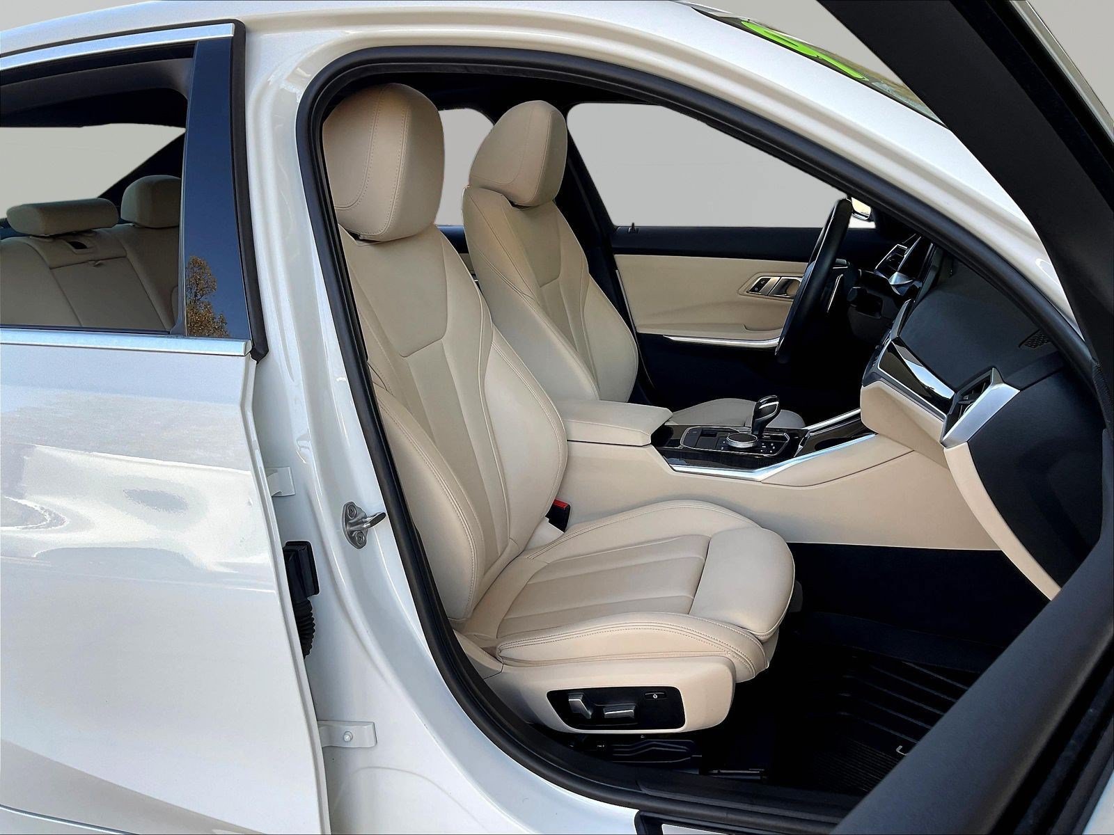 Used 2019 BMW 330i Sedan w/ Driving Assistance Package RWD image 29