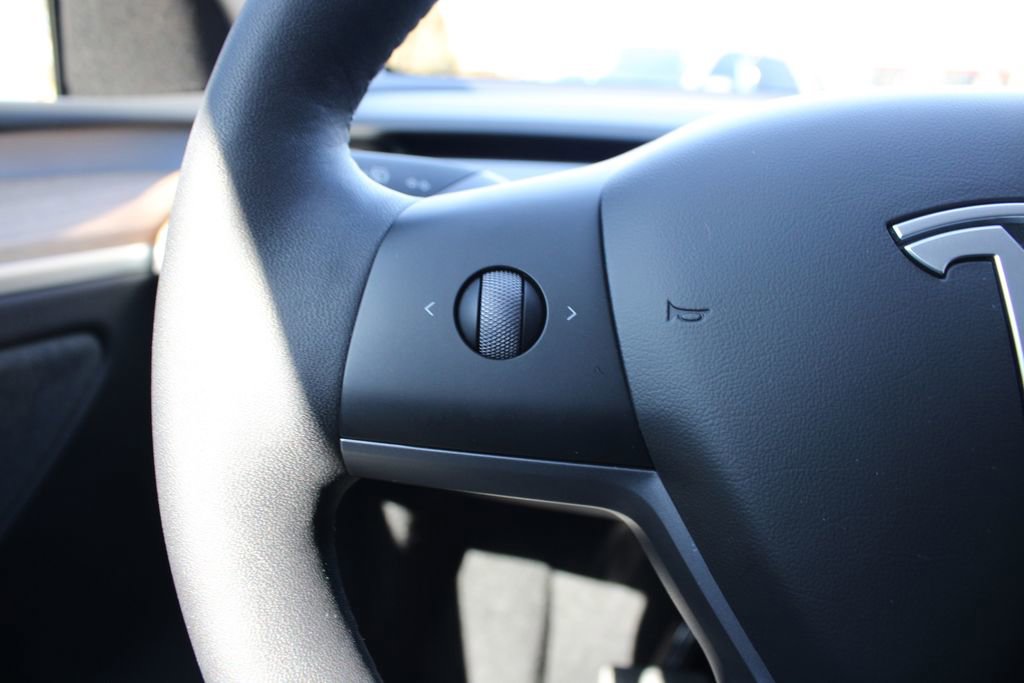 Used 2024 Tesla Model Y Long Range image 20