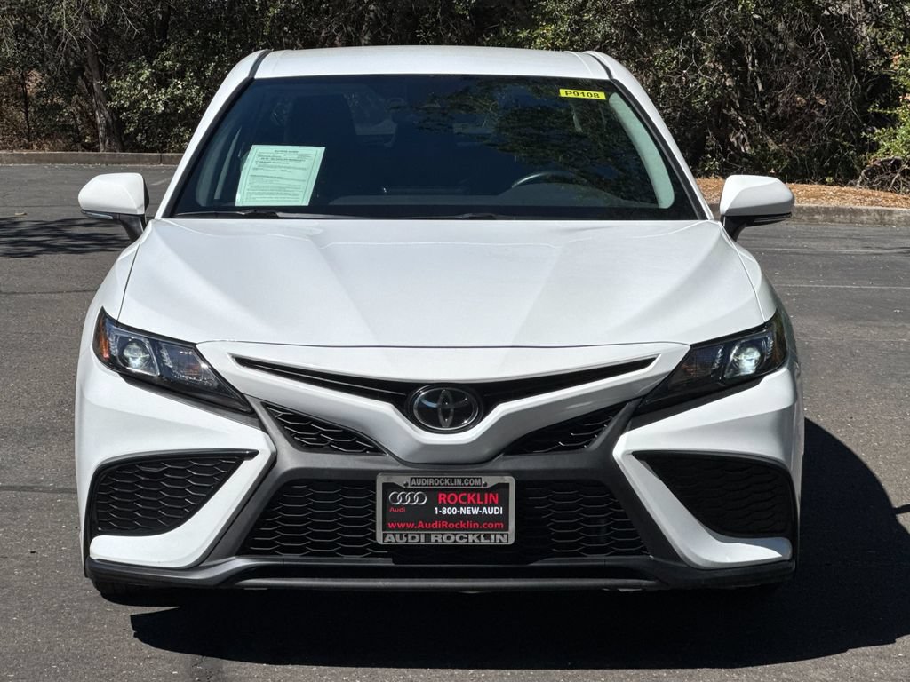 Used 2022 Toyota Camry SE w/ Carpet Mat Package (TMS) FWD image 10