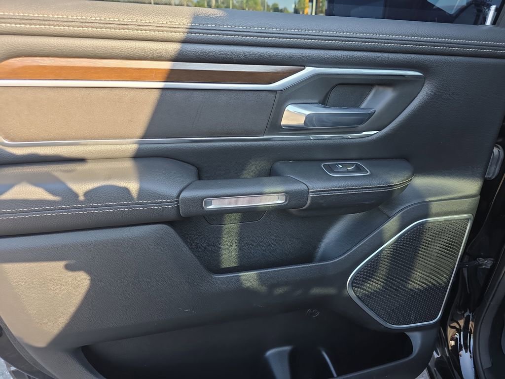 Used 2021 RAM 1500 Laramie image 9