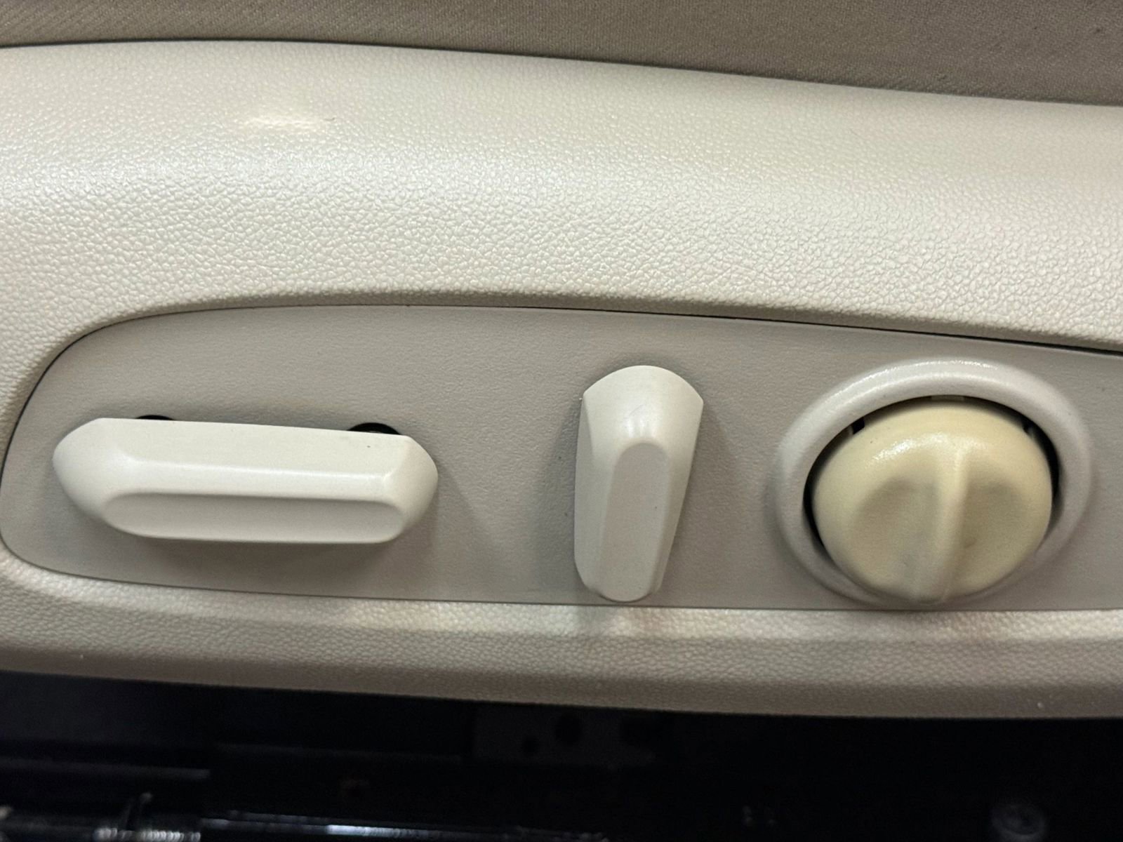 Used 2019 Buick LaCrosse Essence w/ Sights and Sounds Package image 24