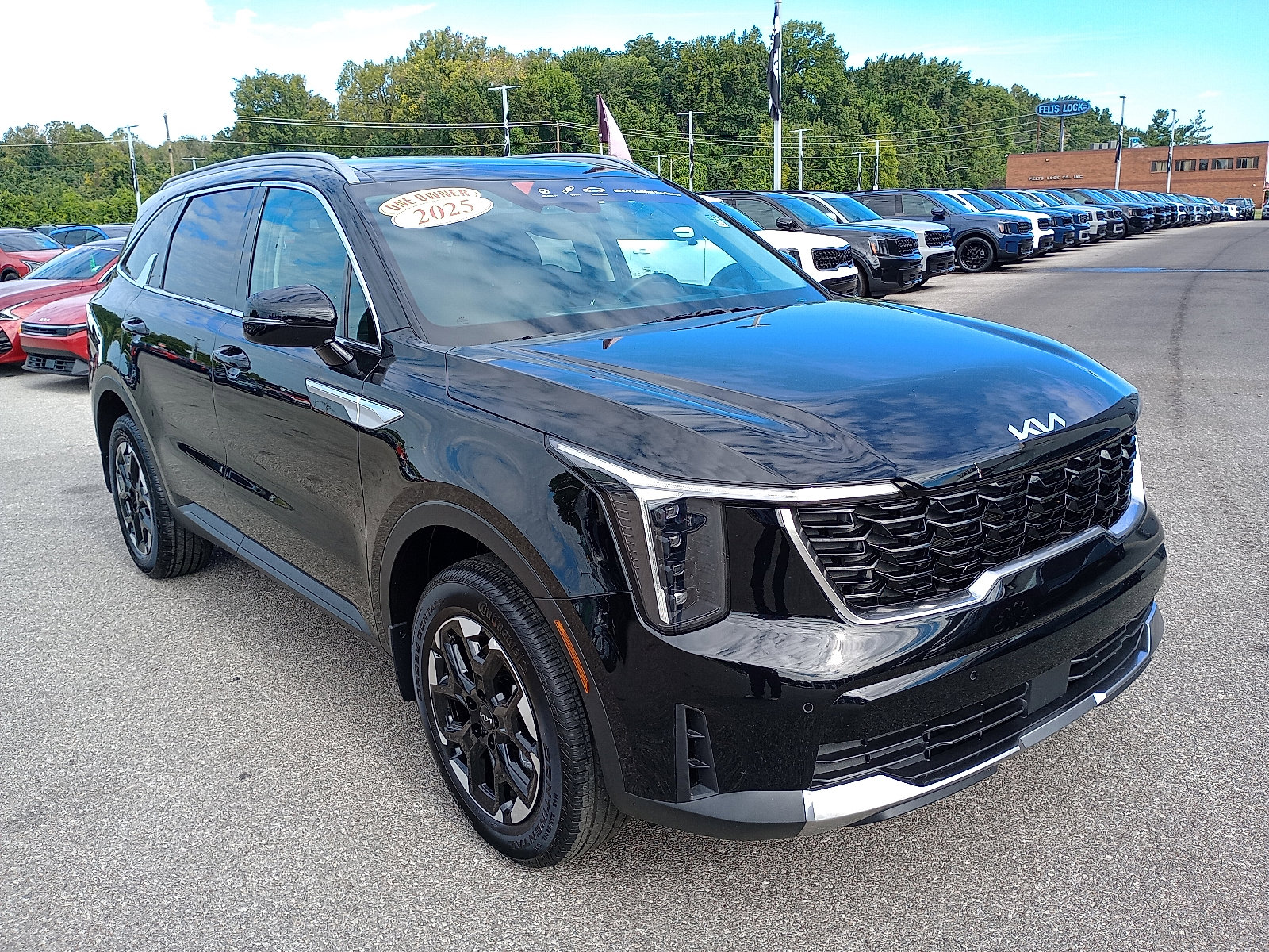 Certified 2025 Kia Sorento S w/ Panoramic Sunroof Package