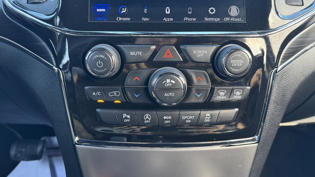 Used 2021 Jeep Grand Cherokee Limited image 28