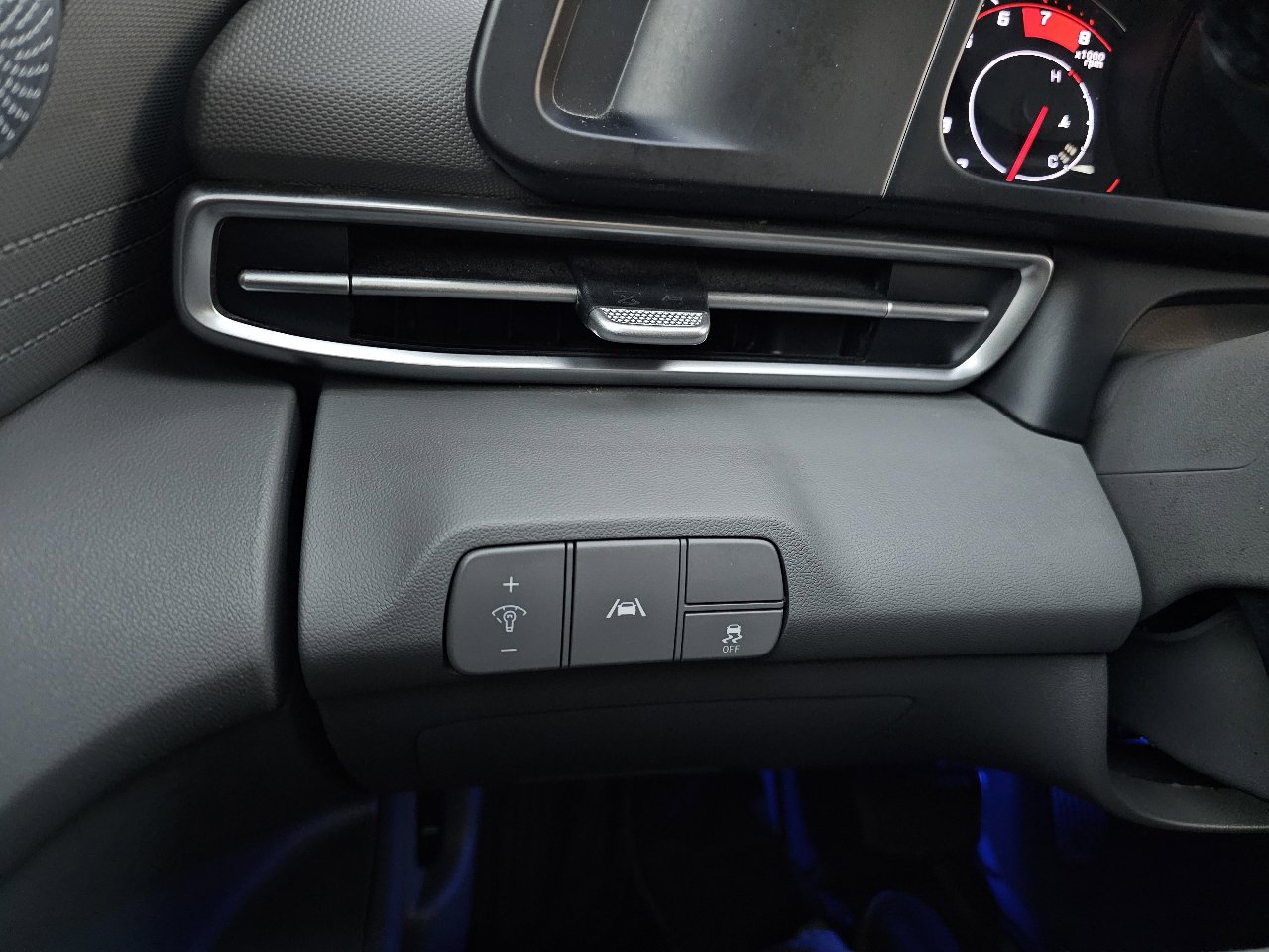 Used 2022 Hyundai Elantra SEL image 41