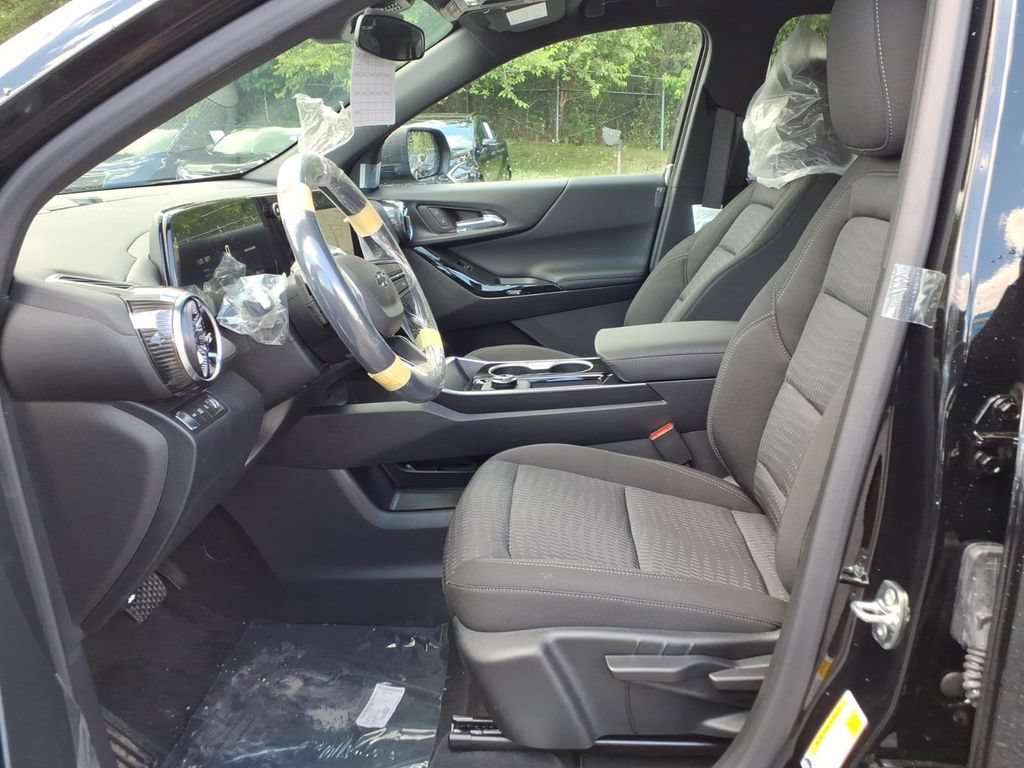 New 2026 Chevrolet Equinox LT w/ Midnight Edition AWD/4WD image 9
