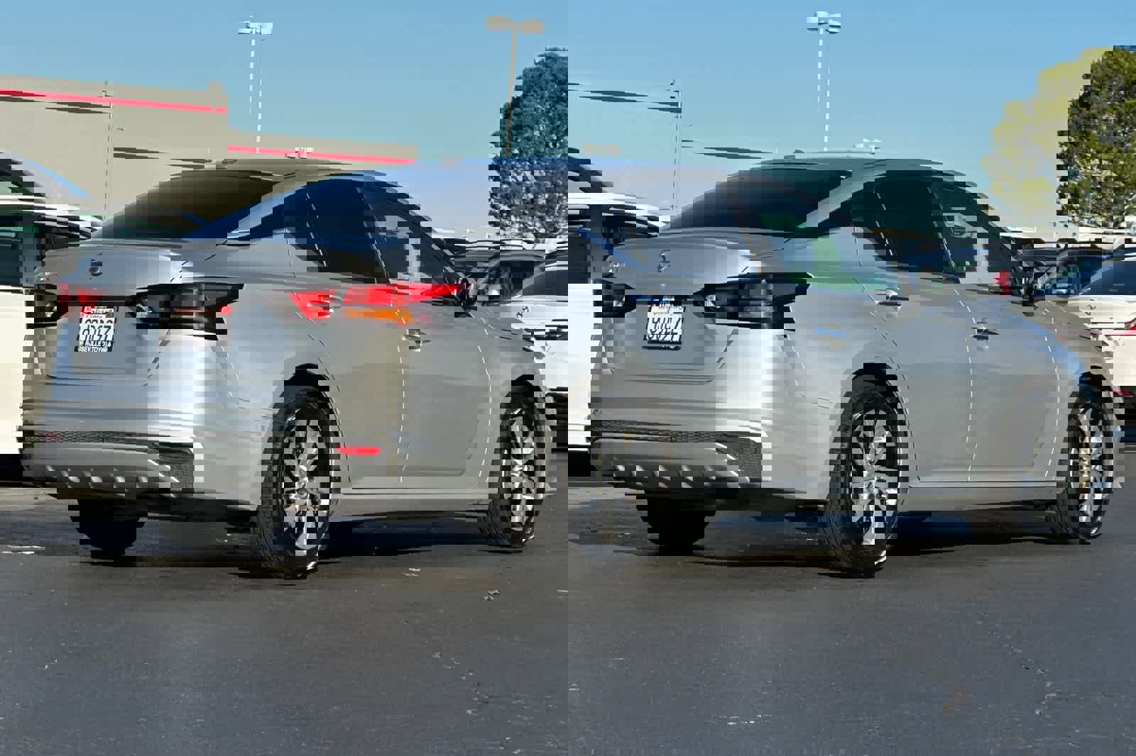 Used 2019 Nissan Altima 2.5 S image 2