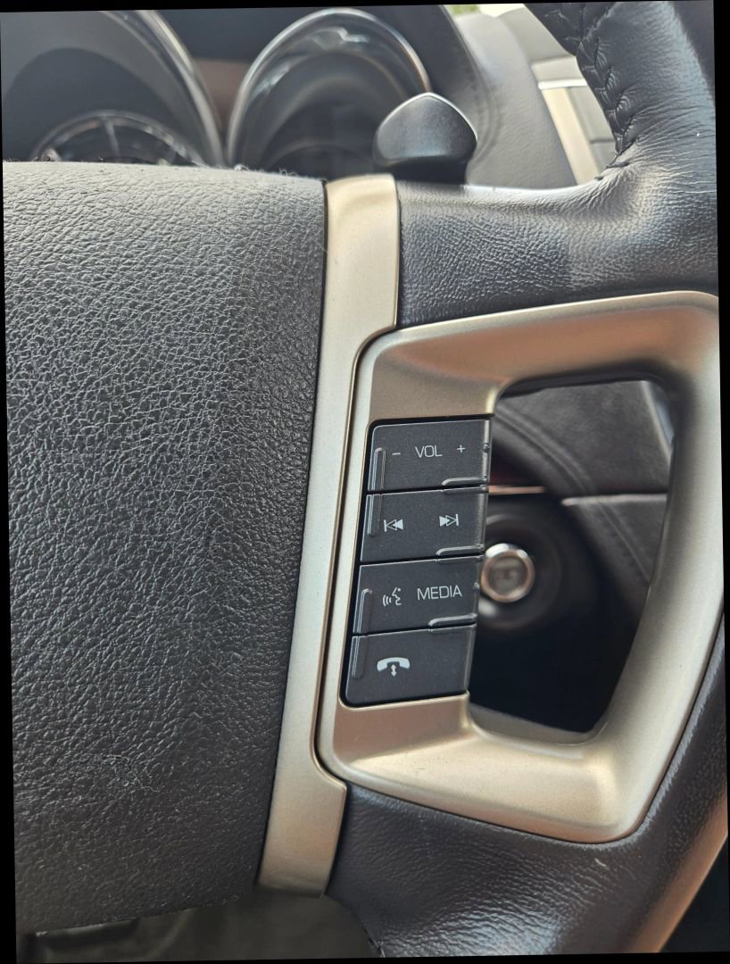 Used 2010 Lincoln MKT AWD image 25