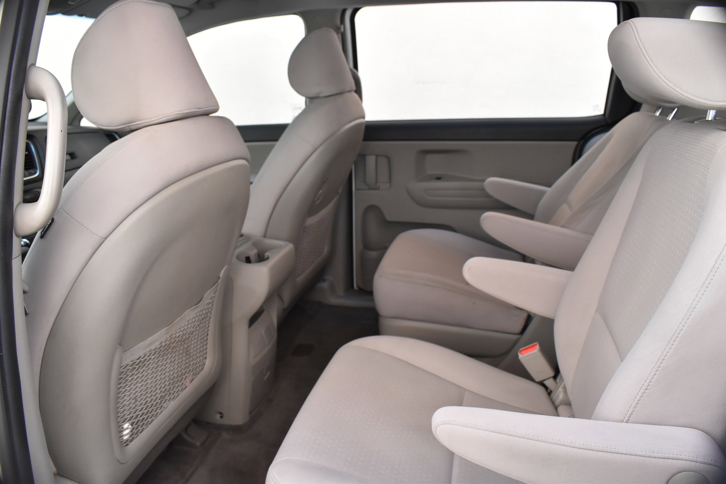 Used 2018 Kia Sedona L image 27