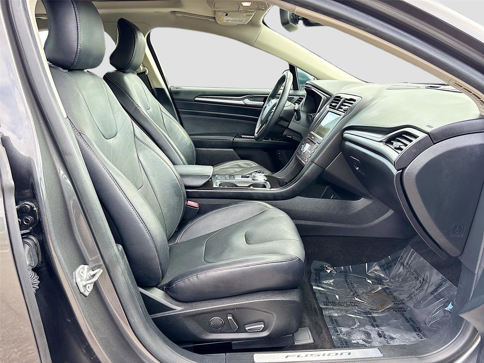 Used 2018 Ford Fusion Energi Titanium FWD image 29