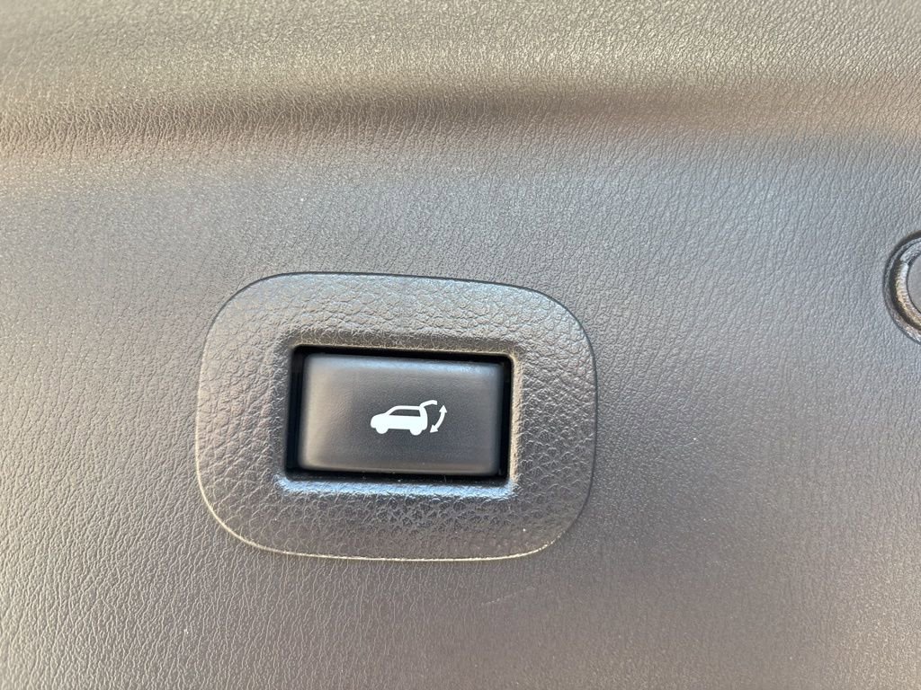 Used 2020 Nissan Armada Platinum w/ Platinum Reserve Package image 46