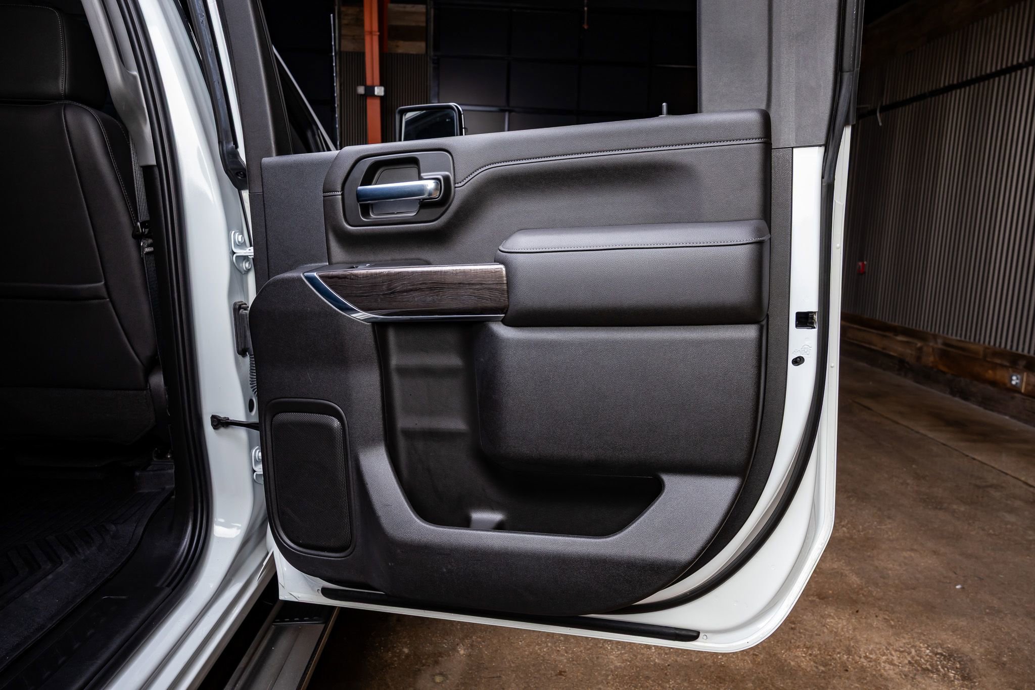 Used 2022 Chevrolet Silverado 2500 LTZ w/ LTZ Plus Package image 40