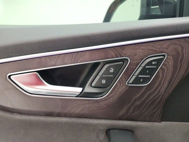 Used 2019 Audi Q8 Prestige image 49