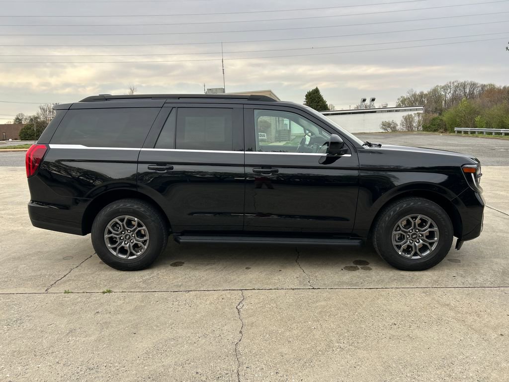 Used 2025 Ford Expedition Active image 7