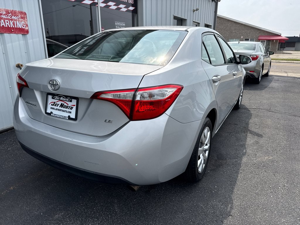 Used 2016 Toyota Corolla LE FWD image 6