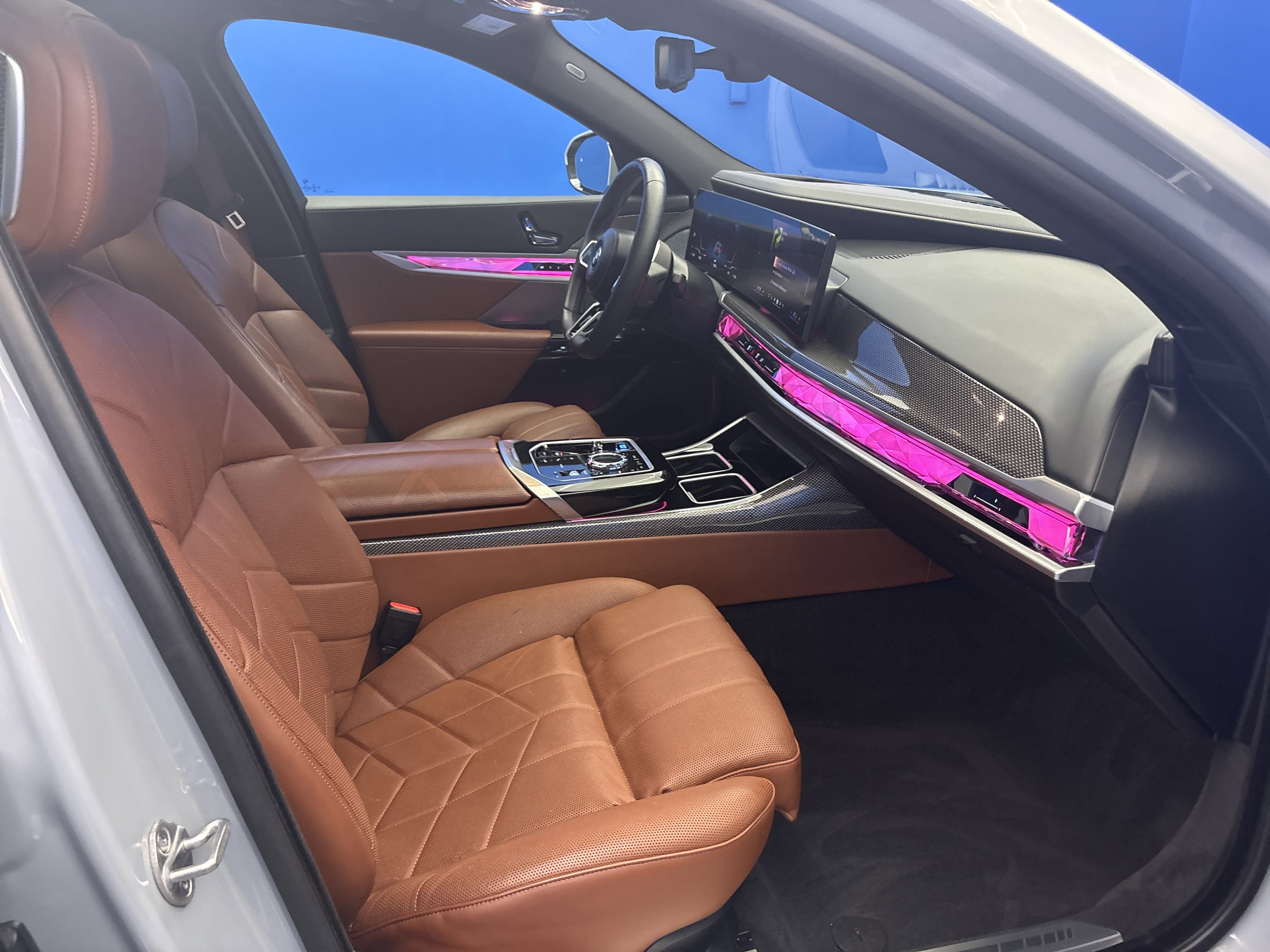 Used 2023 BMW i7 xDrive60 AWD/4WD image 23