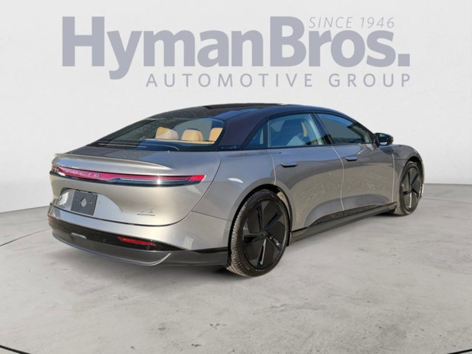 Used 2024 Lucid Air Touring image 3
