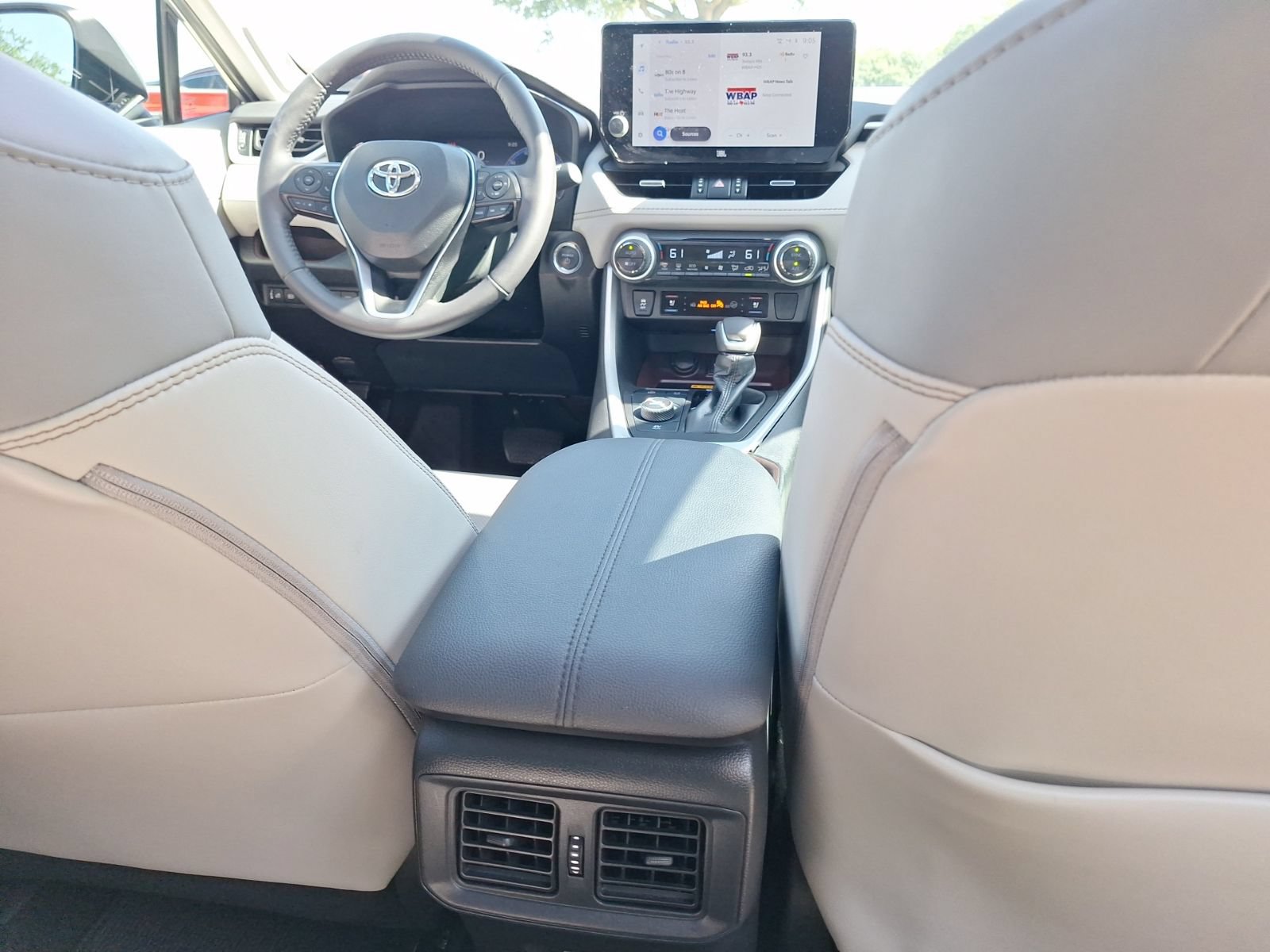 Used 2023 Toyota RAV4 Limited AWD/4WD image 33
