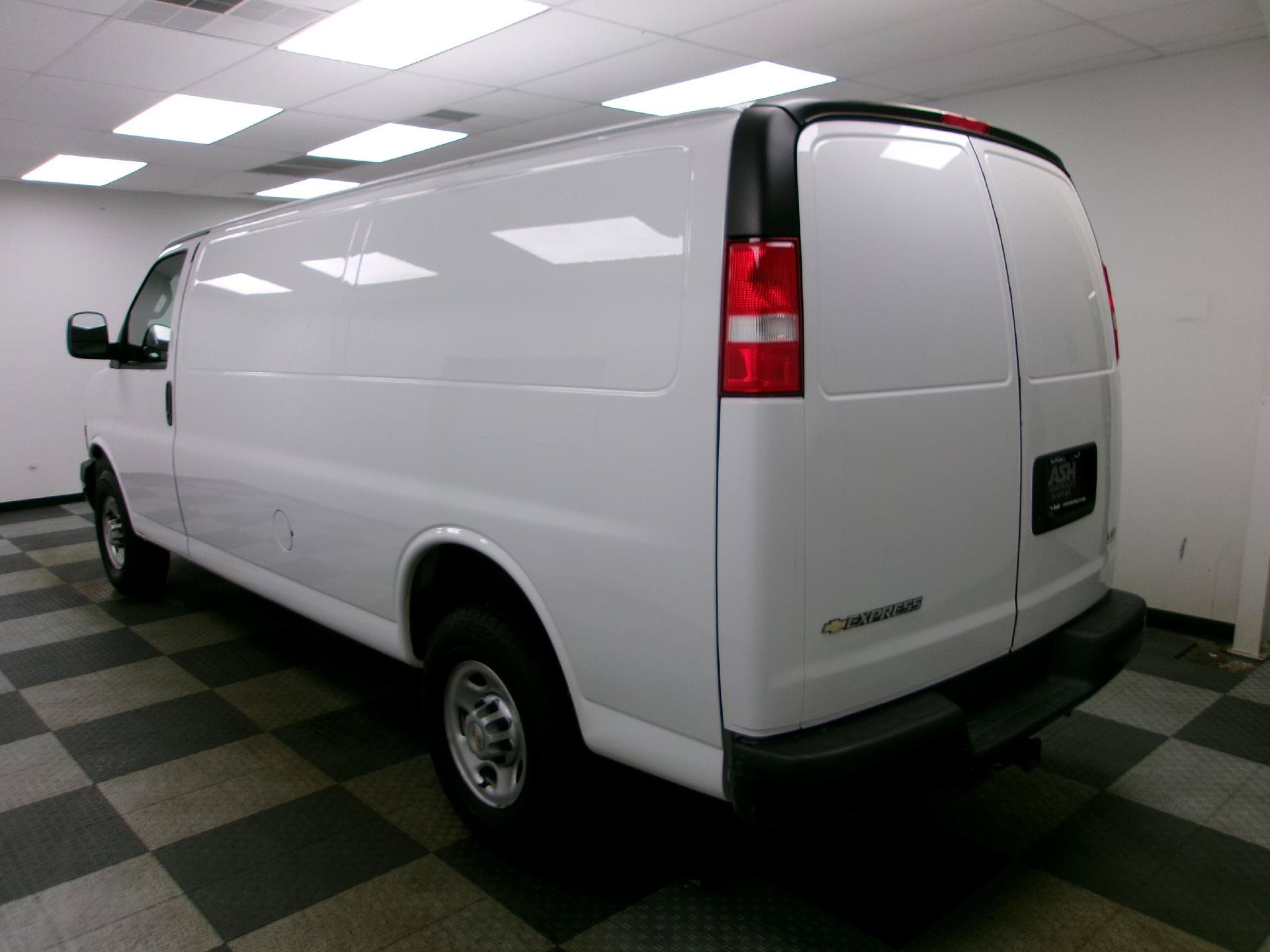 Used 2024 Chevrolet Express 3500 Extended w/ Driver Convenience Package RWD image 2