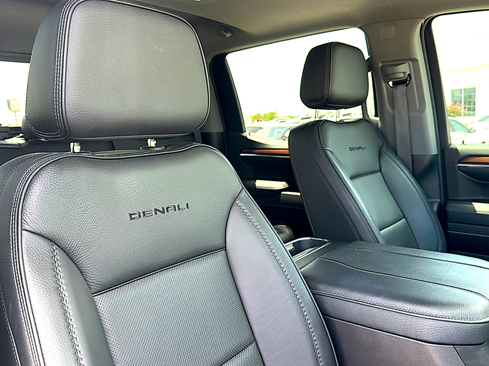 Used 2024 GMC Sierra 1500 Denali w/ Denali Reserve Package AWD/4WD image 25
