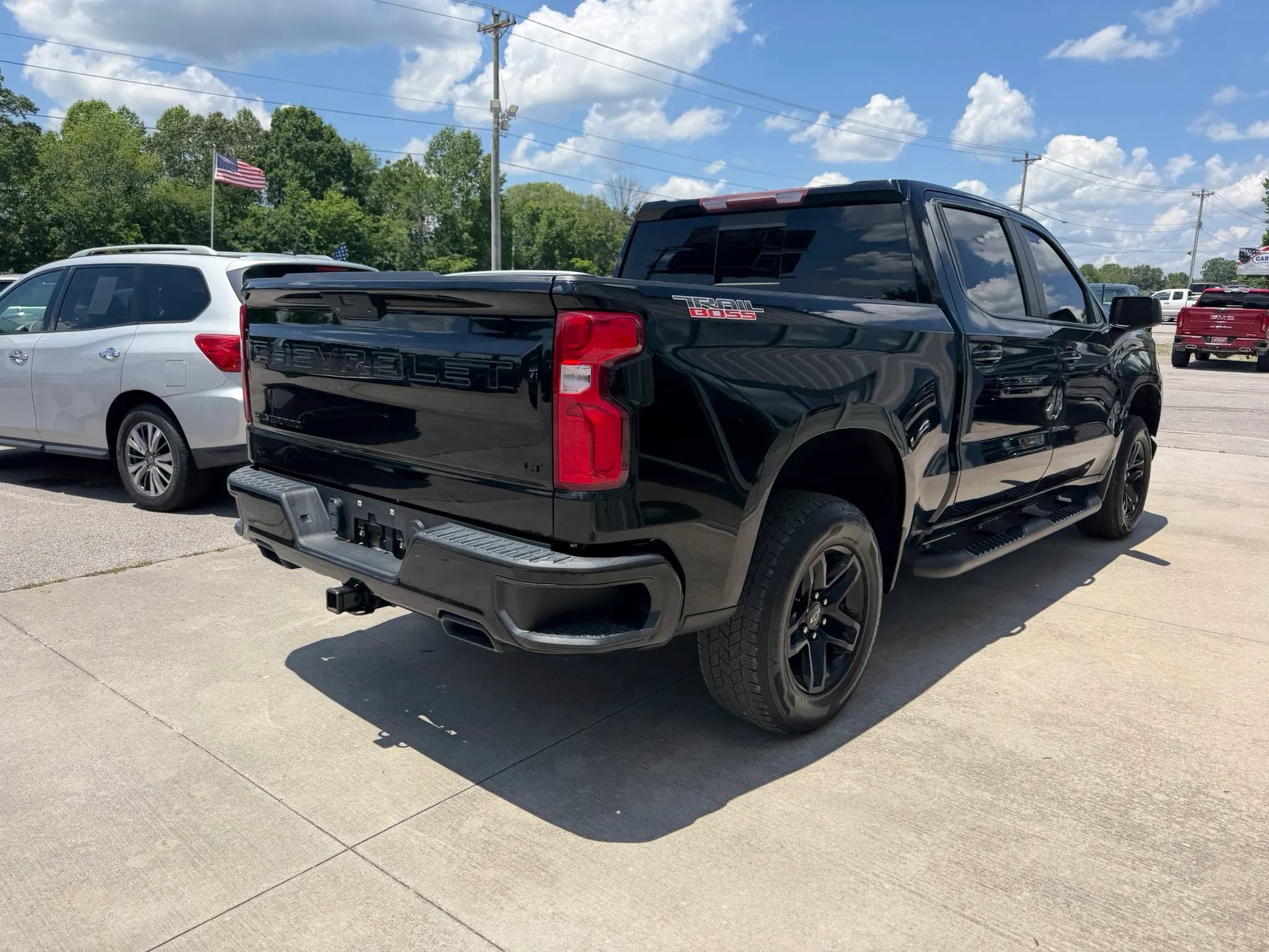 Used 2020 Chevrolet Silverado 1500 LT Trail Boss w/ Midnight Edition AWD/4WD image 29