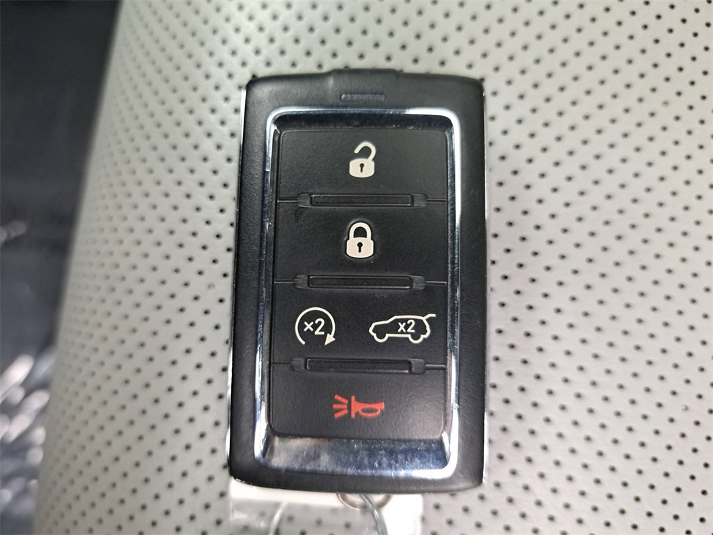 Used 2022 Jeep Grand Cherokee L Overland w/ Luxury Tech Group IV image 38