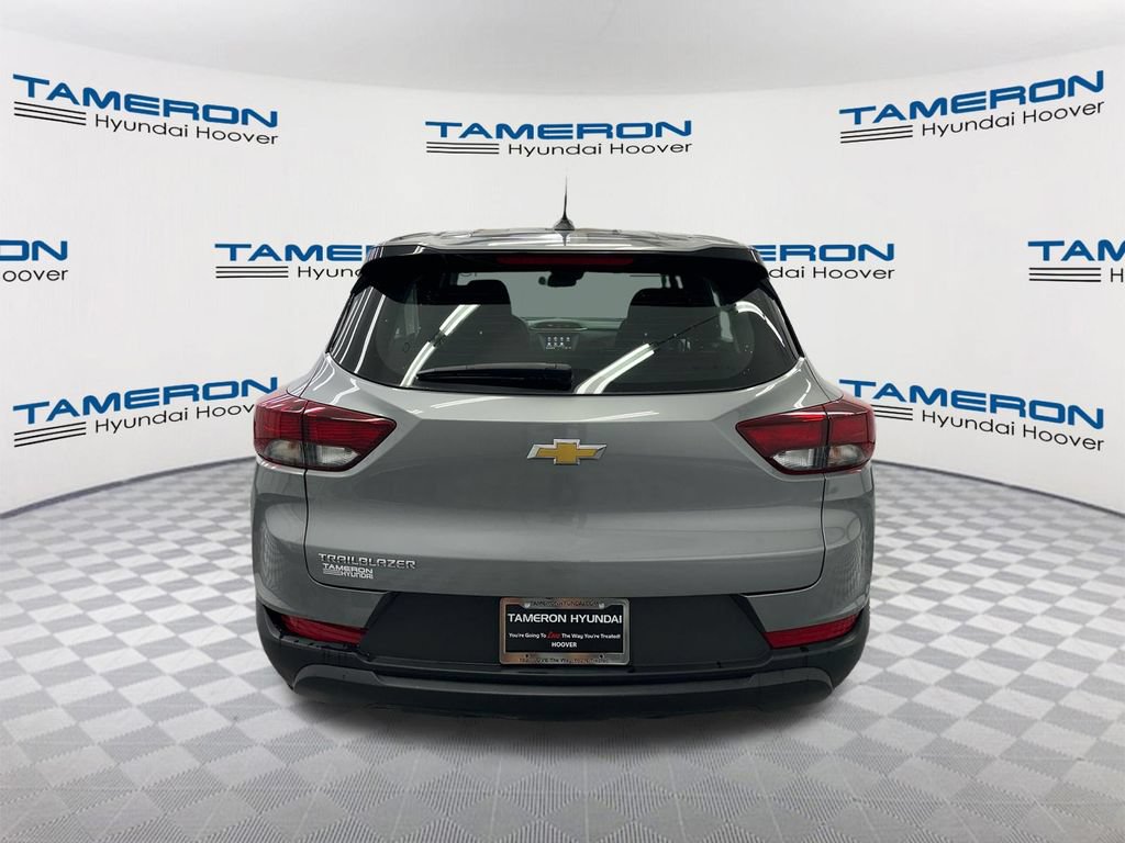 Used 2023 Chevrolet TrailBlazer LS FWD image 4