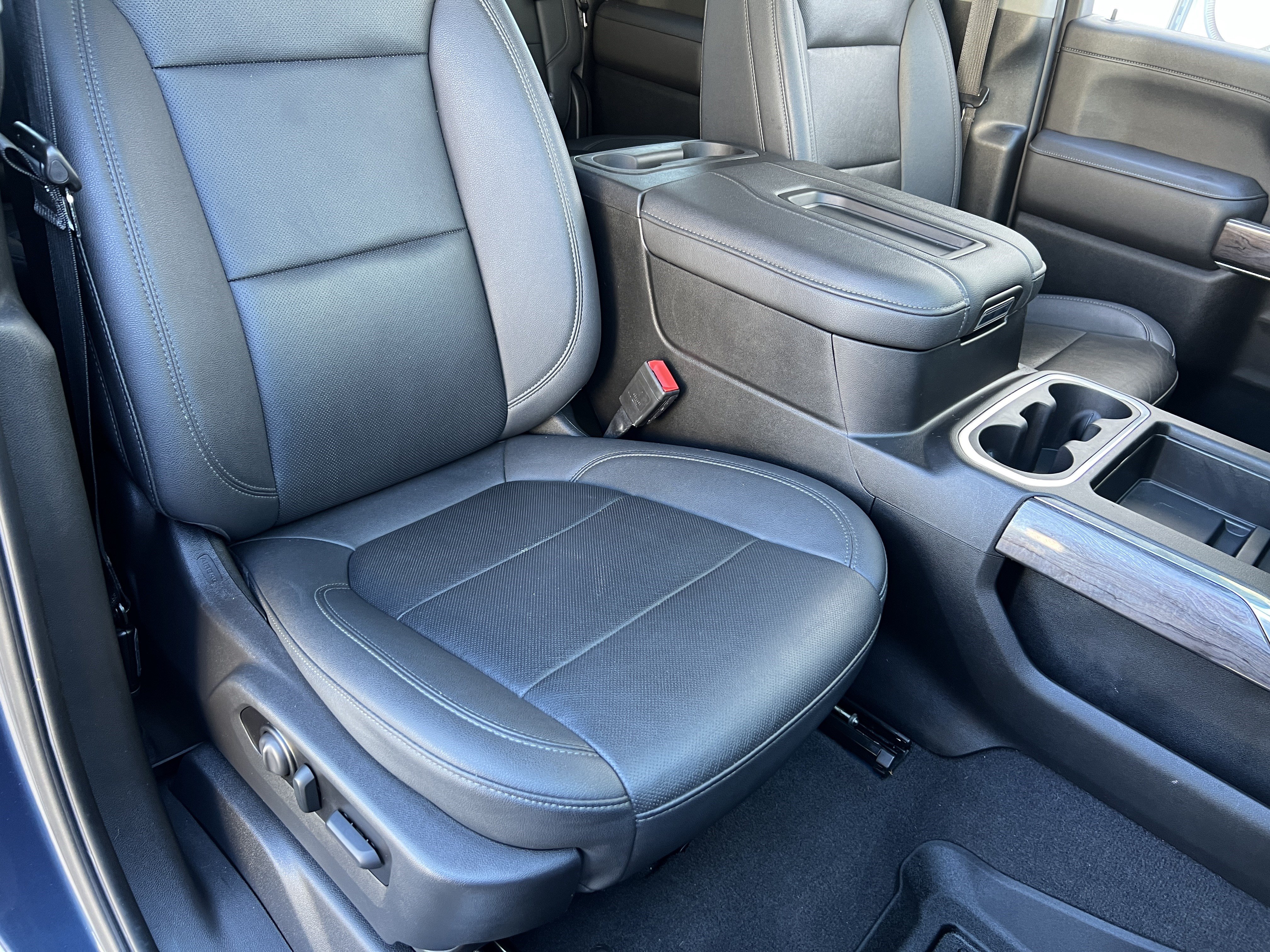 Used 2022 Chevrolet Silverado 3500 LTZ w/ LTZ Convenience Package AWD/4WD image 24