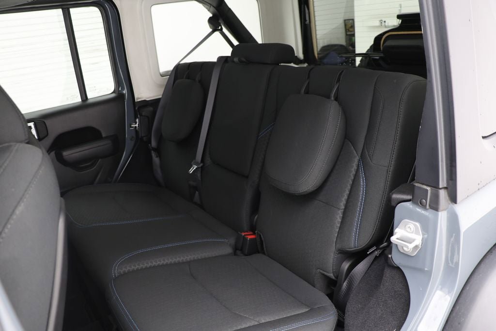 Used 2025 Jeep Wrangler Unlimited Rubicon 4xe w/ Convenience Group image 11