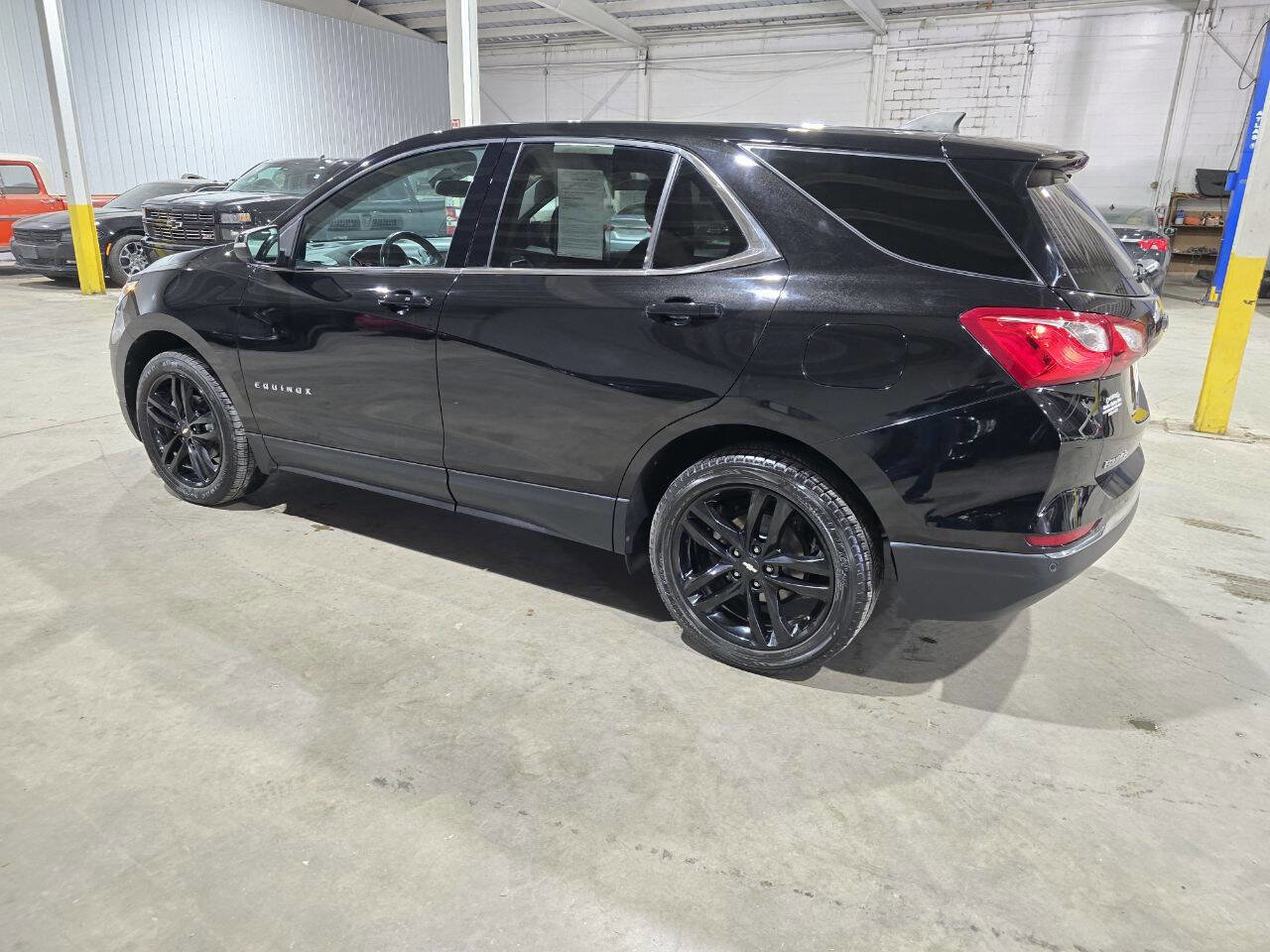 Used 2020 Chevrolet Equinox LT w/ Midnight Edition AWD/4WD image 8