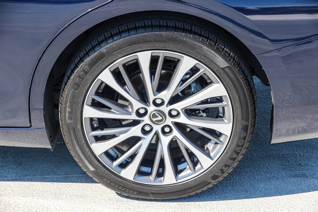 Used 2019 Lexus ES 300h w/ Premium Package FWD image 11