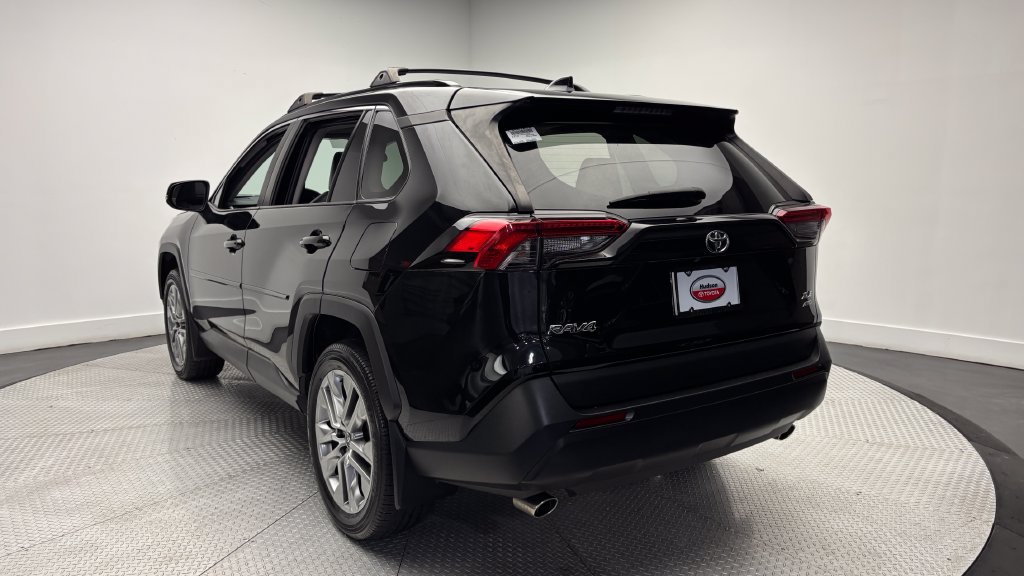 Used 2023 Toyota RAV4 XLE Premium AWD/4WD image 37