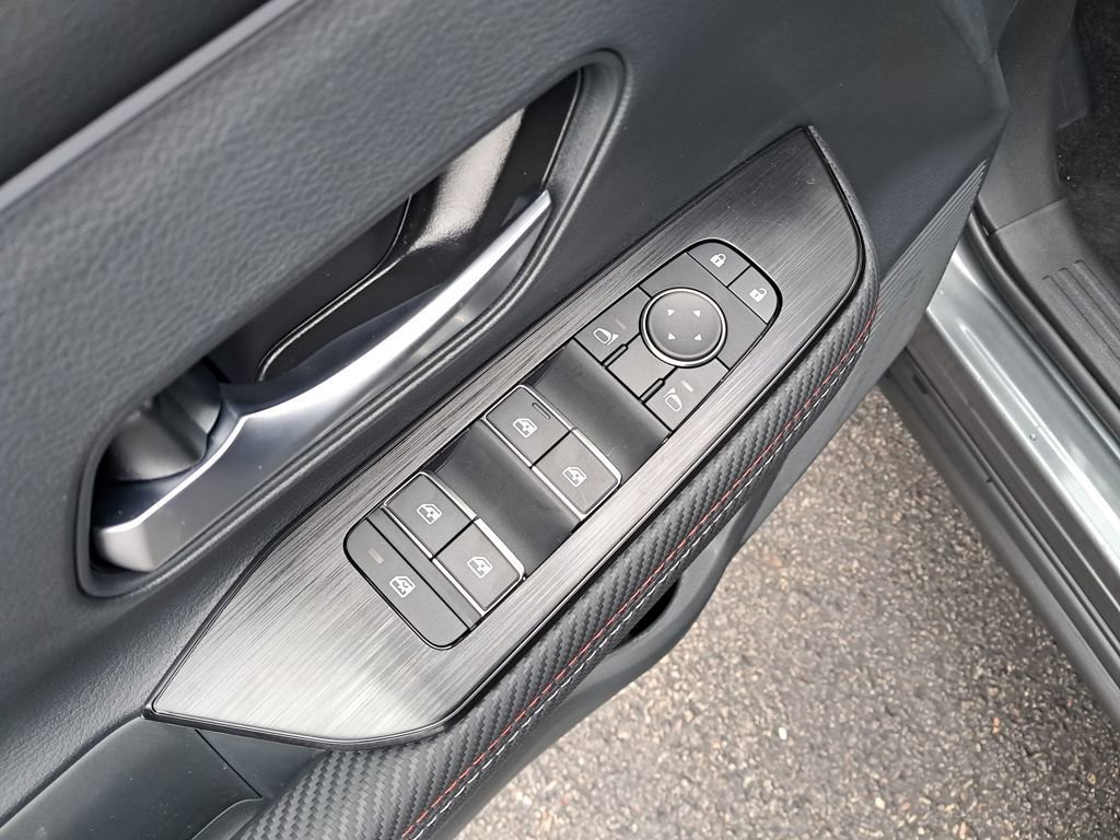 New 2026 Nissan Kicks SR w/ Cold Weather Package image 12