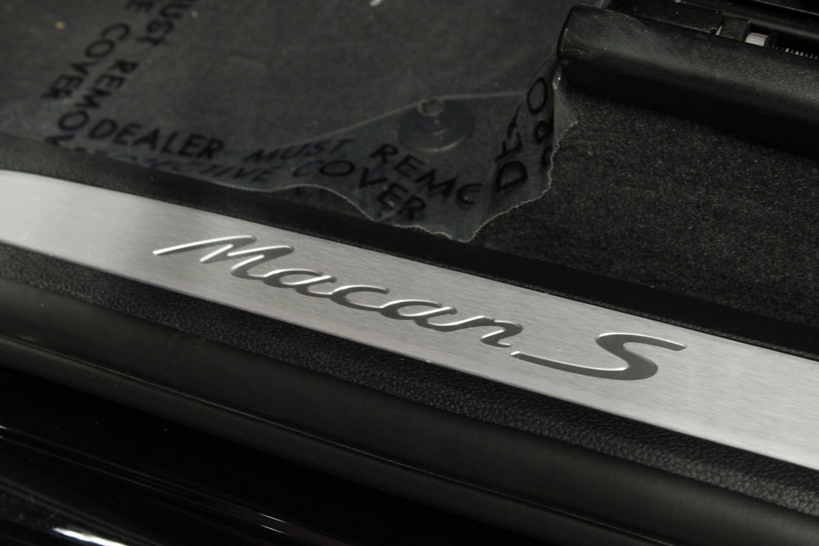 Certified 2025 Porsche Macan S AWD/4WD image 39