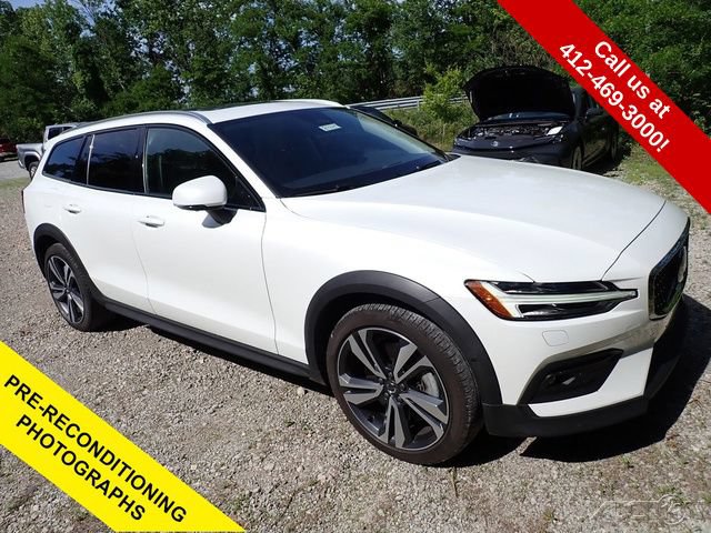 Used 2024 Volvo V60 B5 Cross Country Plus w/ Protection Package Premier