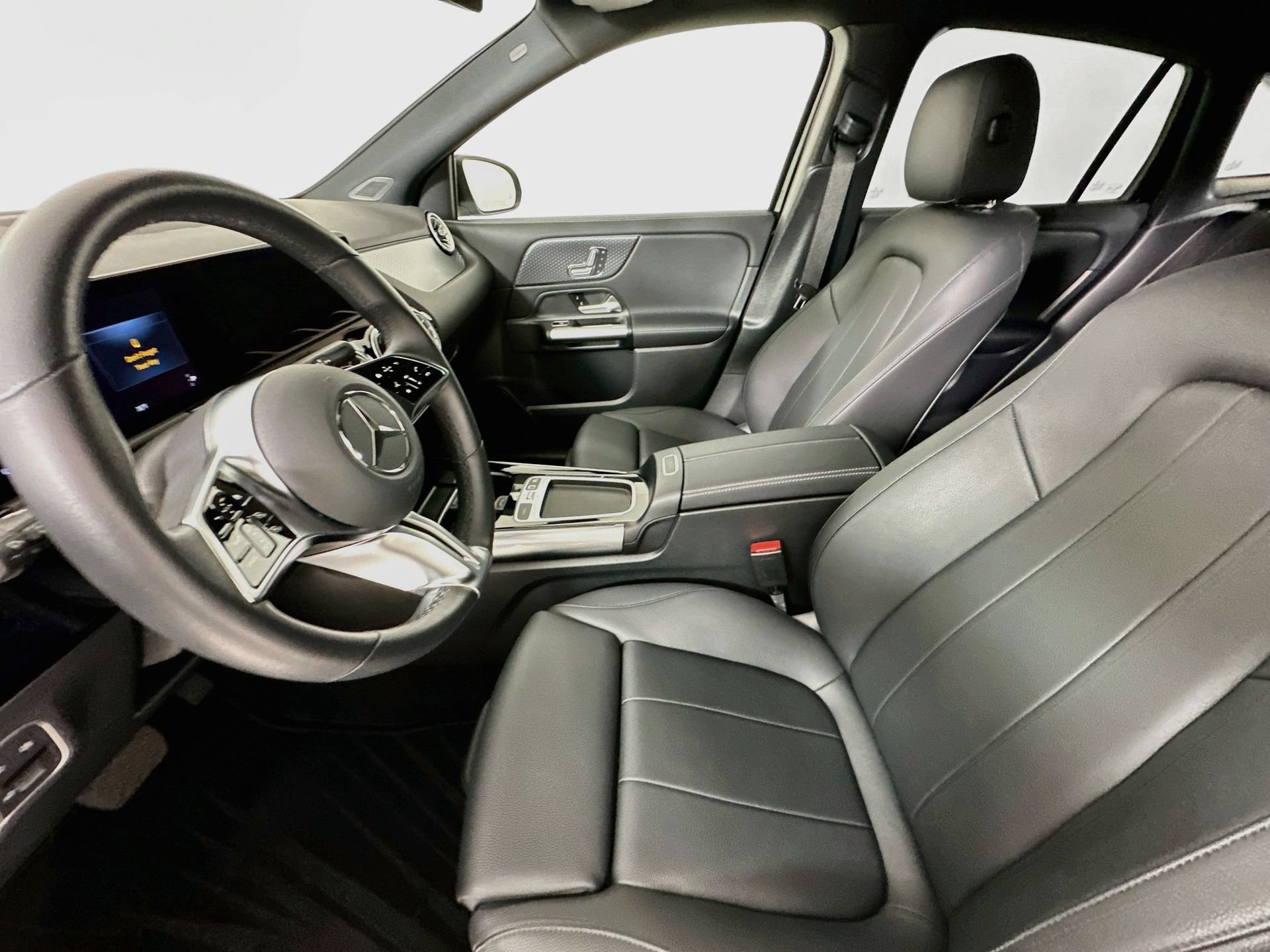 Used 2025 Mercedes-Benz GLA 250 image 22